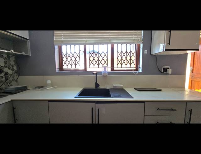 3 BEDROOM SIMPLEX FOR SALE IN MALVERN